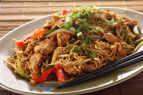 Photo of chicken chow mein