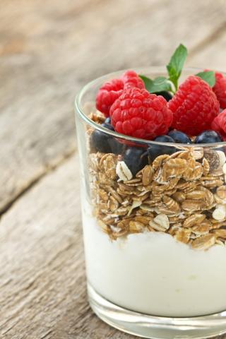Photo of a fruit oats and yogurt breakfast 